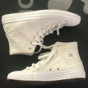 White Lace Converse Women's White High-Top Sneakers 8.5W